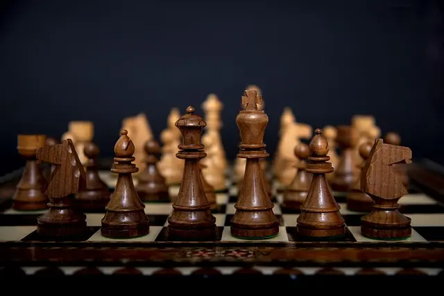 L'Art de la Stratégie d'Échecs : Techniques et Approches Essentielles
